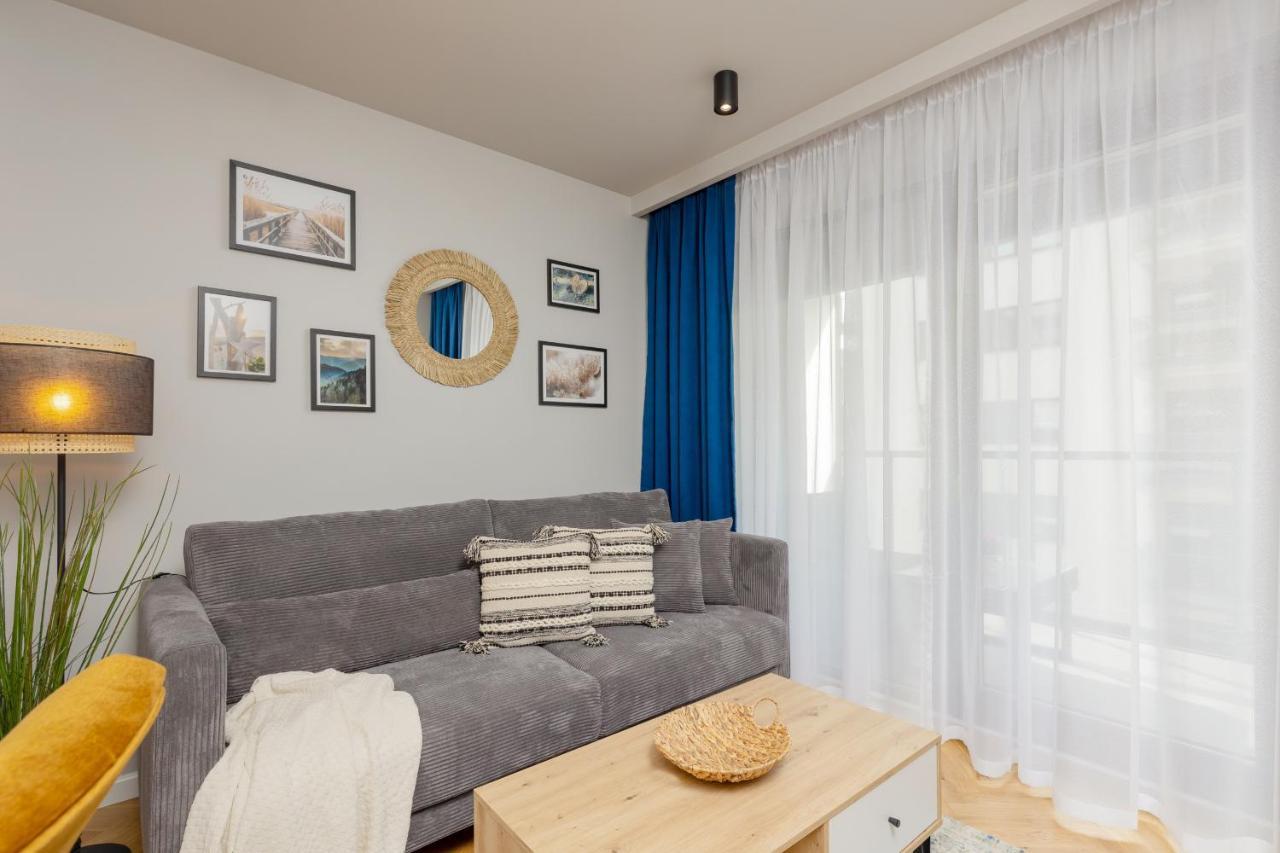 Apartment Westfield Burakowska With Parking By Renters Warsaw