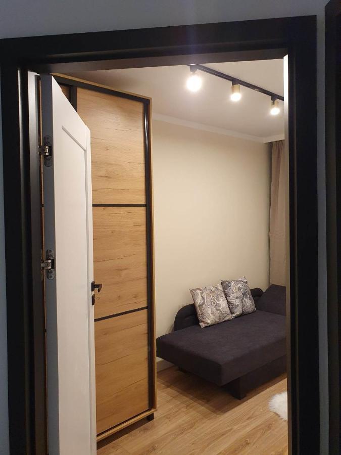 3 Pokojowy Lub W Mieszkaniu W Nowym Bloku Homestay Warsaw