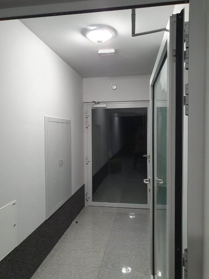 3 Pokojowy Lub W Mieszkaniu W Nowym Bloku Homestay Warsaw