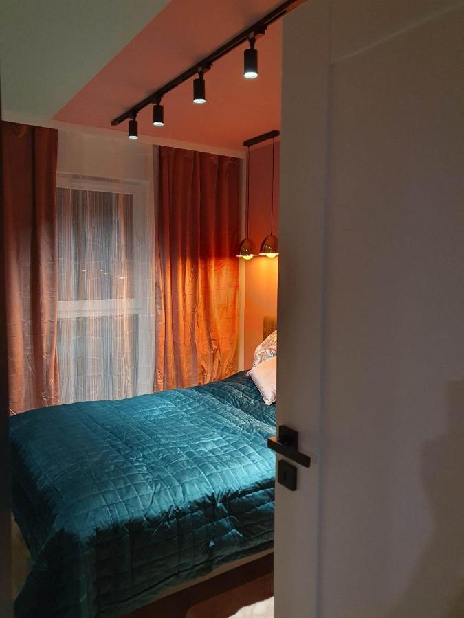 3 Pokojowy Lub W Mieszkaniu W Nowym Bloku Homestay Warsaw