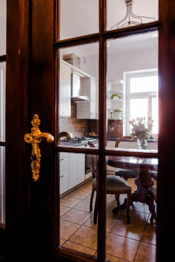 Halby Luxury Chmielna 73b Warszawa