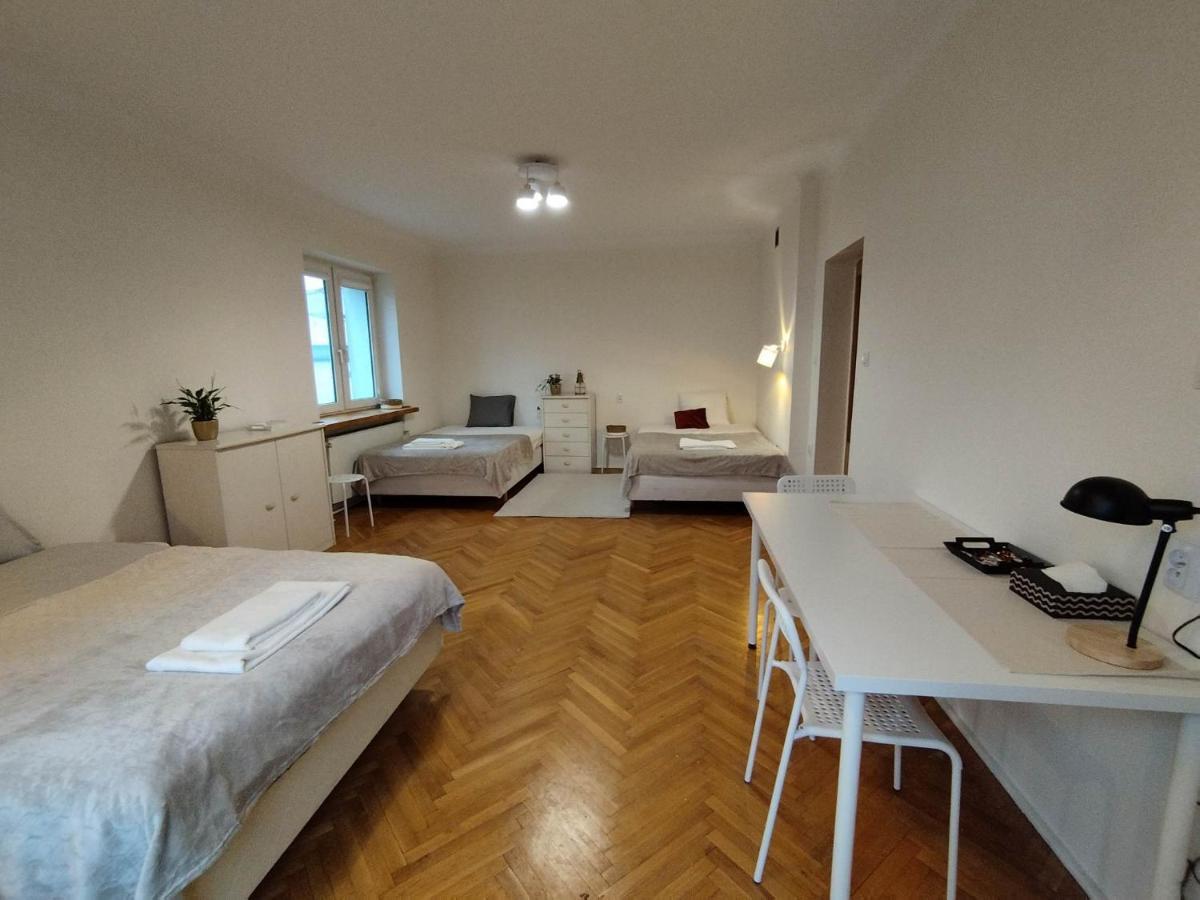 Kwatera prywatna Pokoje, Na Wlochach, Ul. Nieduza *