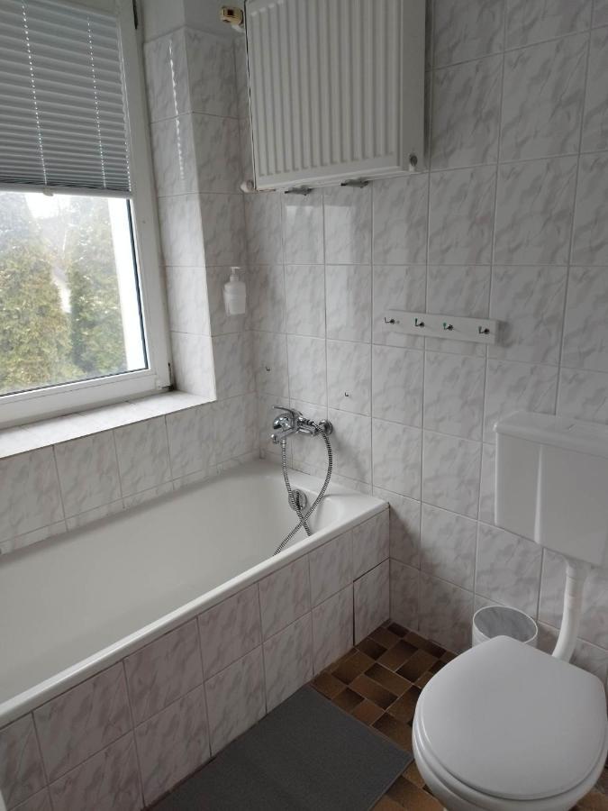 Kwatera prywatna Pokoje, Na Wlochach, Ul. Nieduza Warszawa