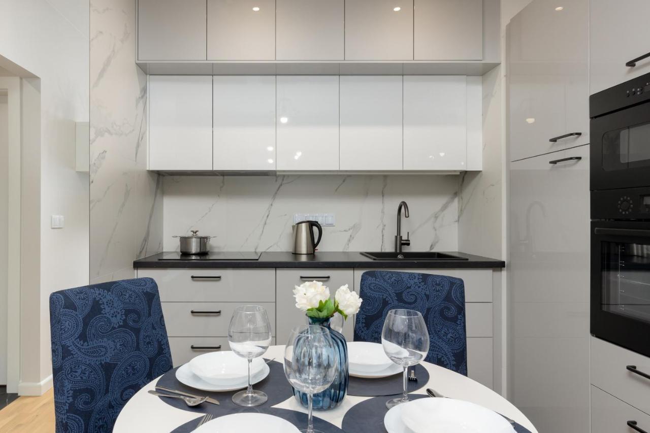 Arkadia Wola With Parking By Renters Apartament Warszawa