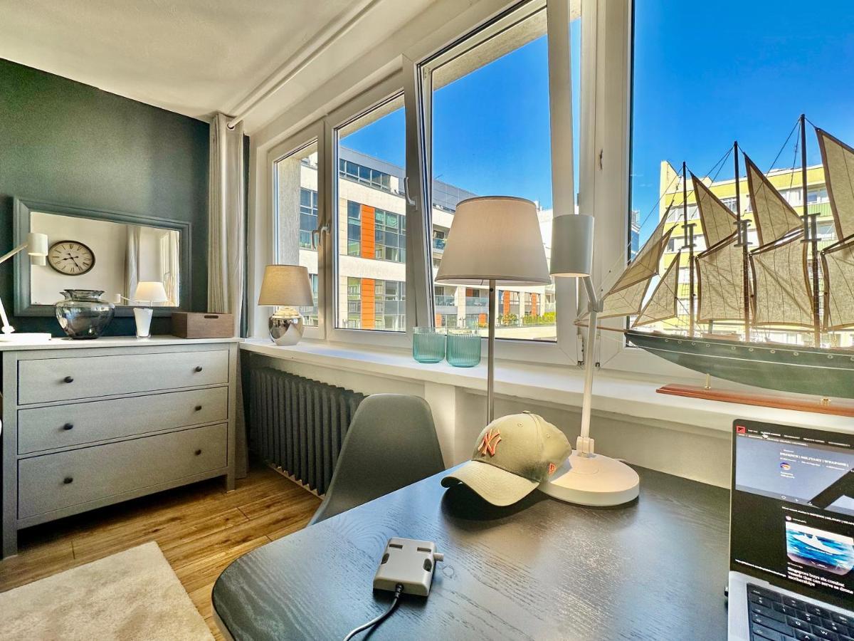 Apartament White 2 Metro Wifi 600 Mbs 75'tv Netflix, Disney+ Hbo Warszawa