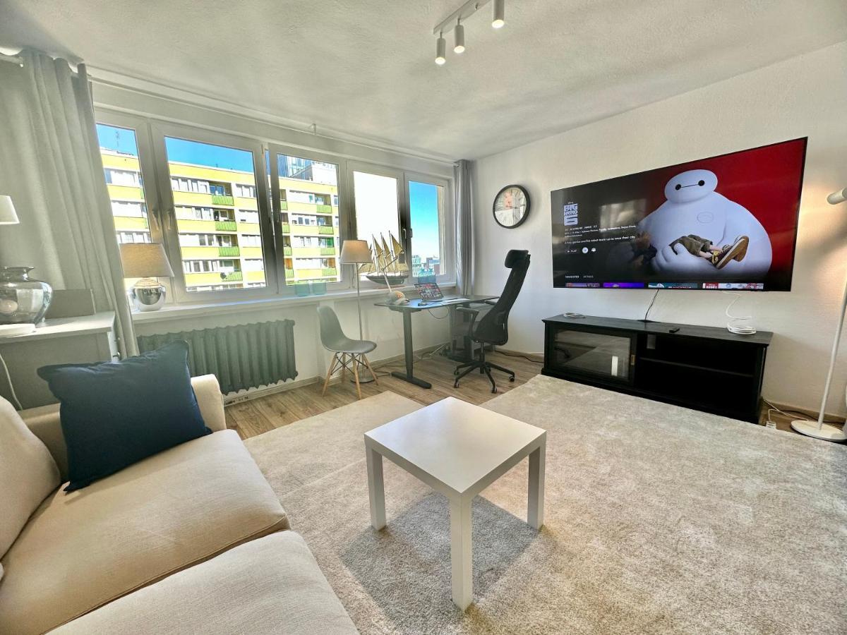 Apartament White 2 Metro Wifi 600 Mbs 75'tv Netflix, Disney+ Hbo *