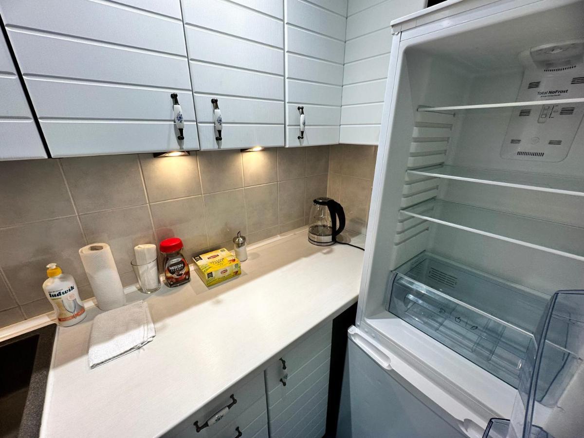 Apartament White 2 Metro Wifi 600 Mbs 75'tv Netflix, Disney+ Hbo *