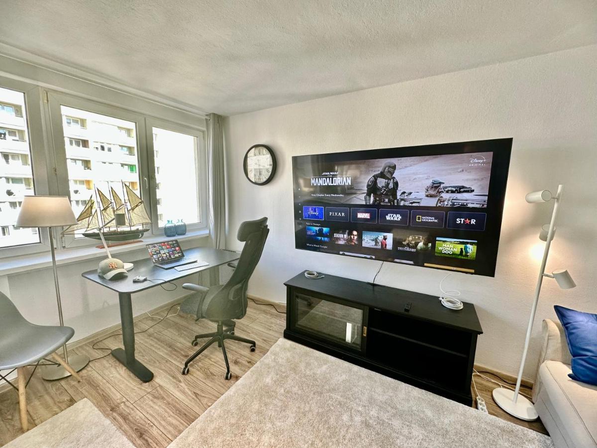 White 2 Metro Wifi 600 Mbs 75'tv Netflix, Disney+ Hbo Warszawa