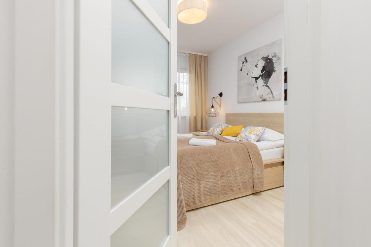 Wola With Balcony Sokolowska By Renters Apartament