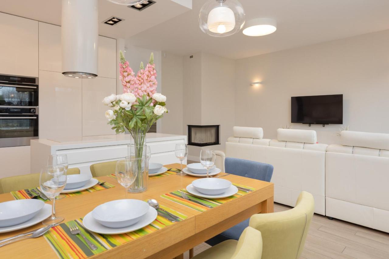 Three-bedroom Family House With Garden Nowa Wies By Renters Holiday home *