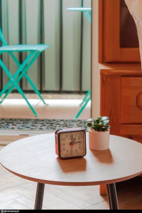 Spacious Retro Flat Close To National Stadium Warsaw