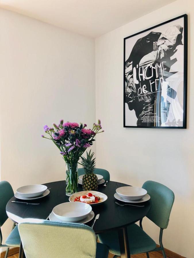 Oomph Downtown Apartment *