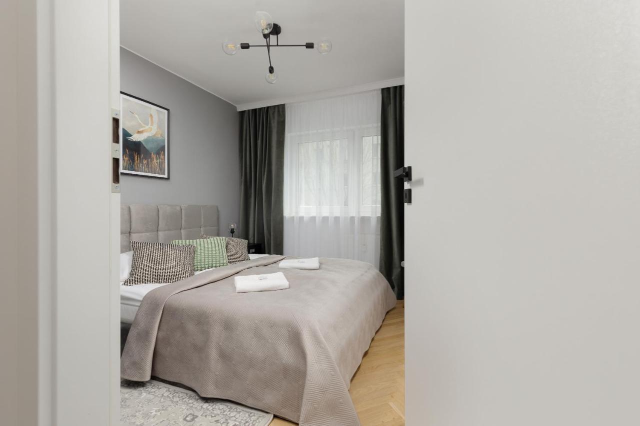 Stylish Heart Of By Renters * Warsaw