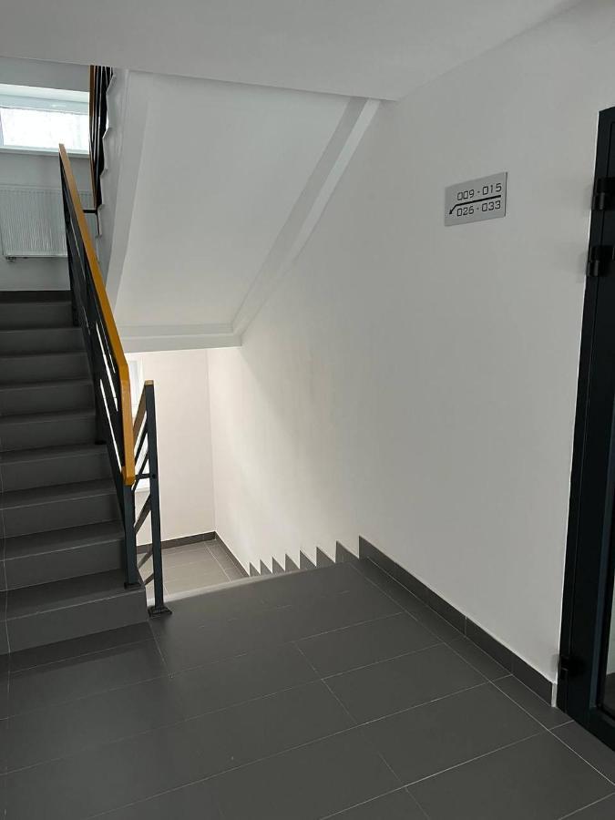 New On Batorego, Metro, Centre , Wi-fi - By Hik *