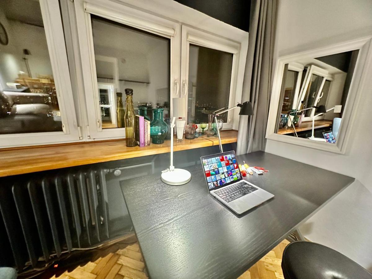 Metro Wifi 1gbs 75'tv Netflix Hbo Apartament Warszawa