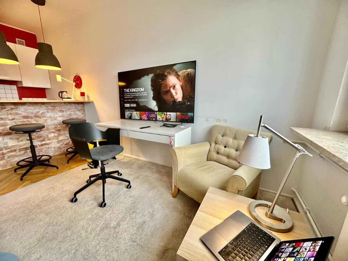 Super Beauty Metro Wifi 65'tv Netflix Hbo Appletv+ * Warsaw
