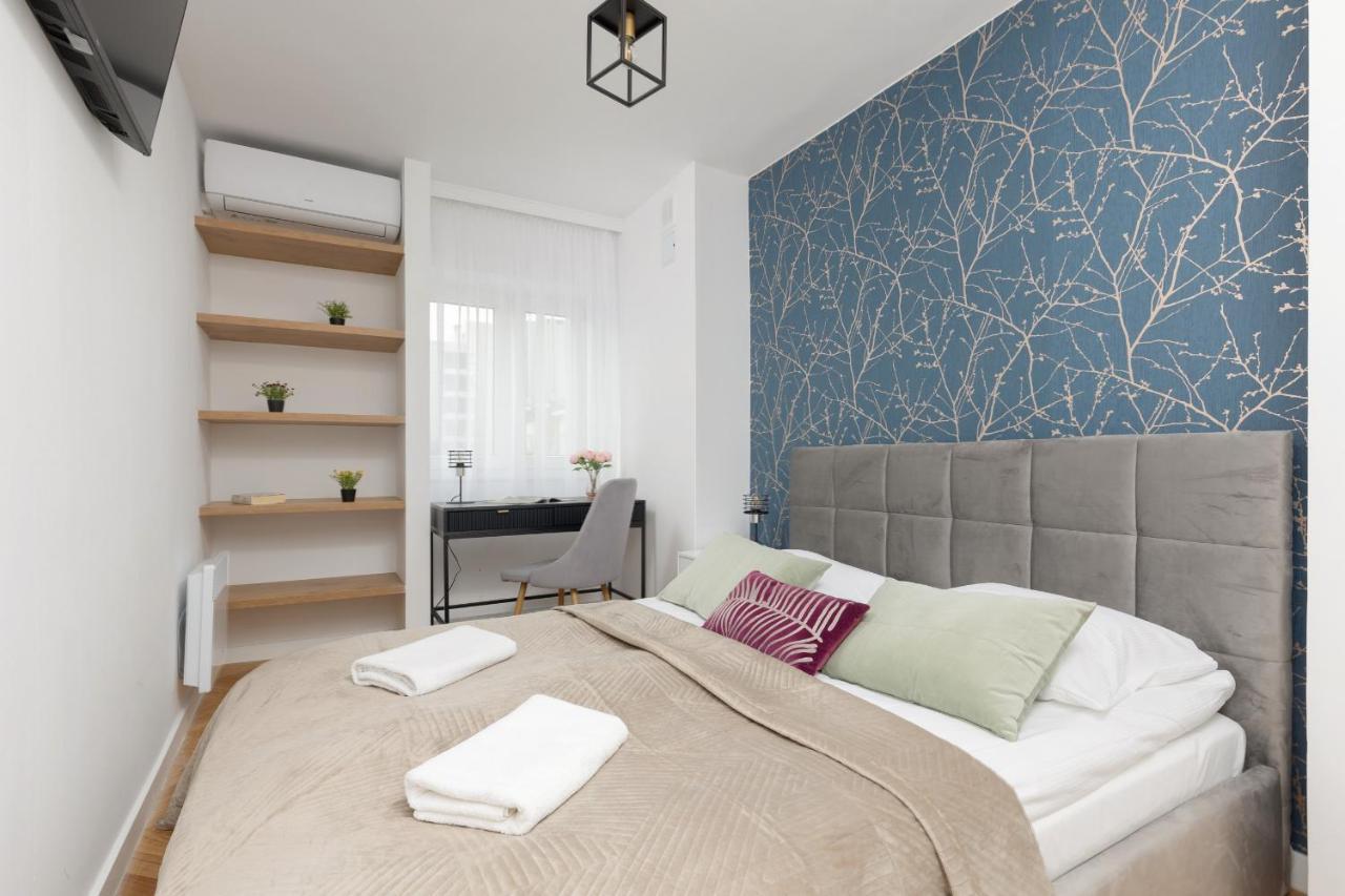 Stylish Heart Of By Renters Apartment Warsaw