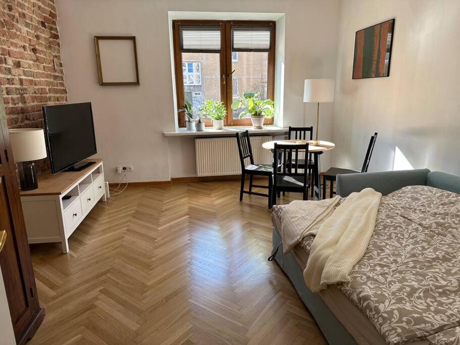 Apartment Stary Mokotow, Z Ogrodkiem *