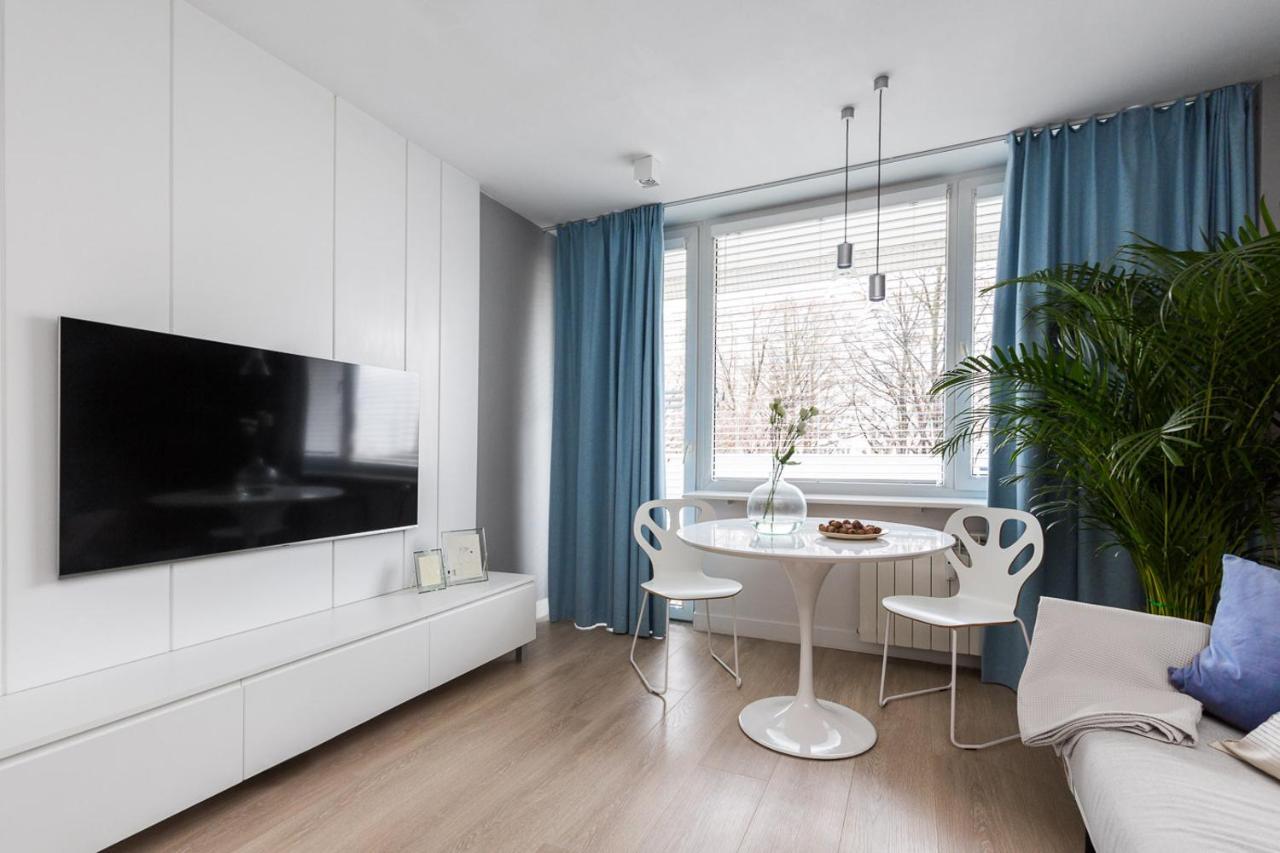 Apartment Bielany: Metro-adjacent With Catered Meals & Parking *