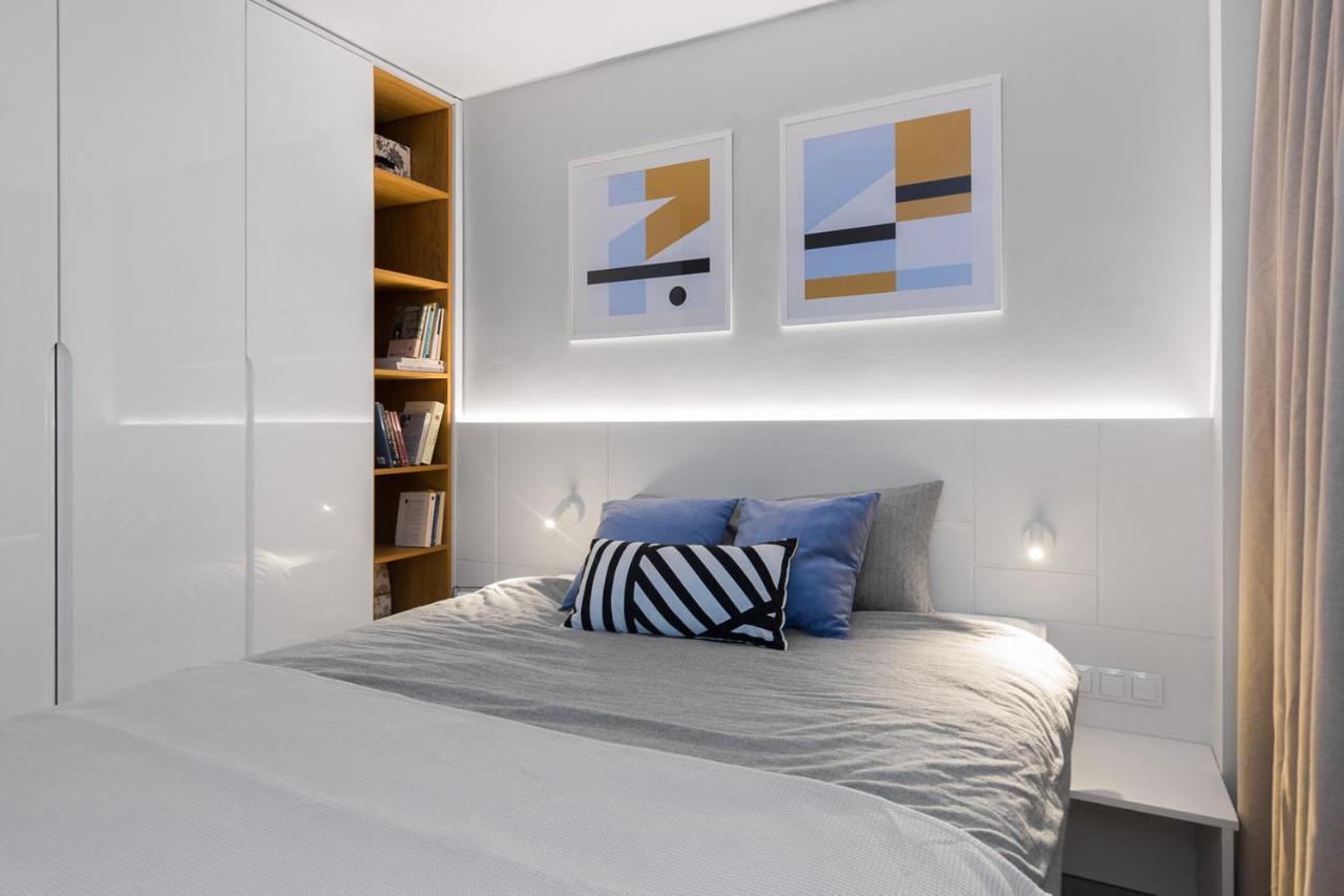 Bielany: Metro-adjacent With Catered Meals & Parking *