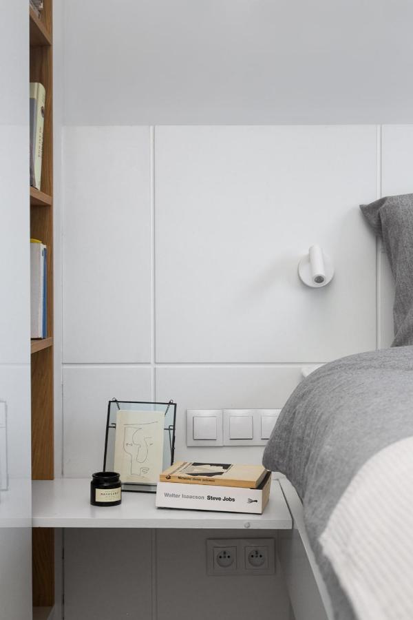 Apartment Bielany: Metro-adjacent With Catered Meals & Parking