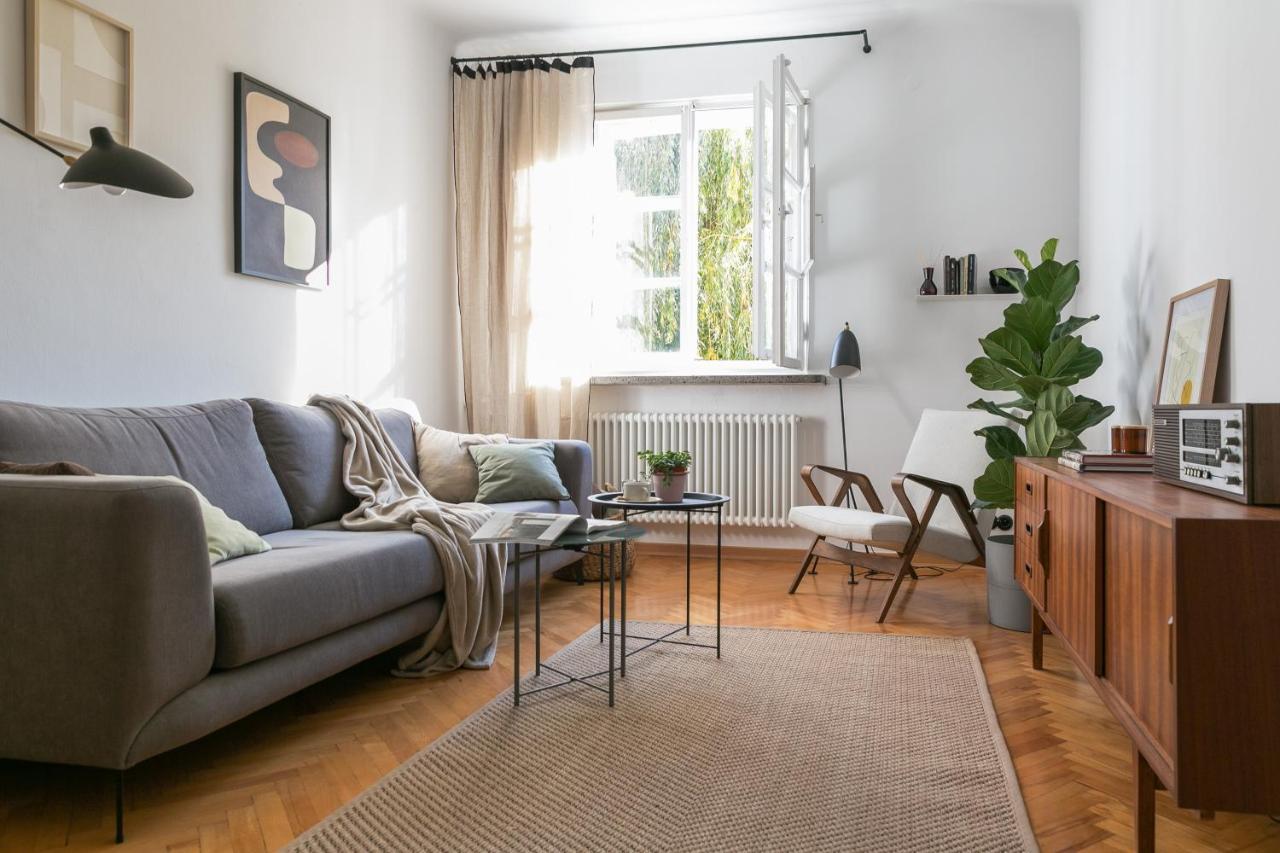 Modernist In The Old Town Apartment *