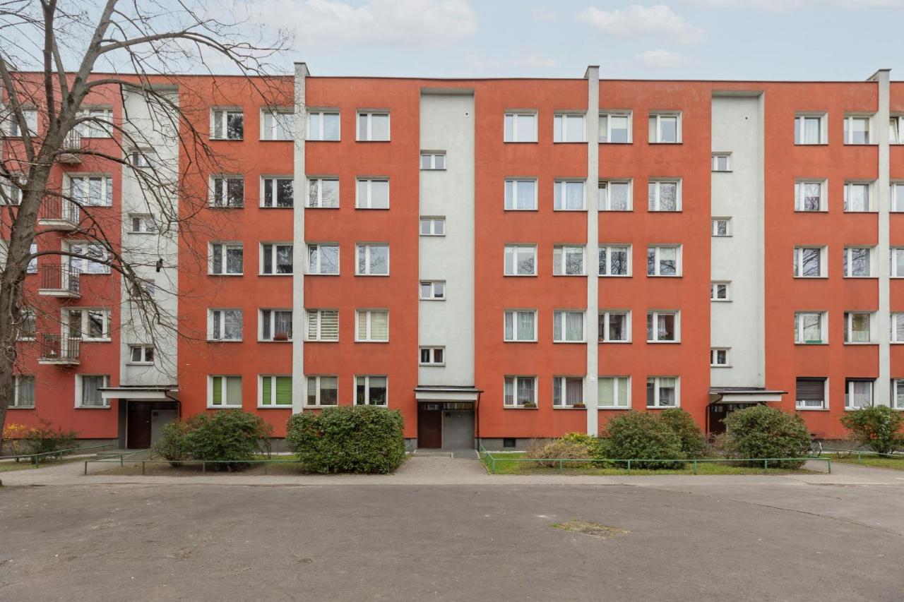 Light With Balcony By Renters Apartment *