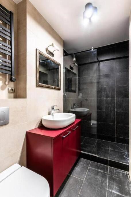 Zamkniete Center Twarda - Spacious One Bedroom Apartment