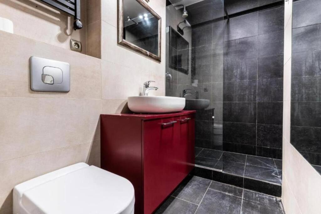 Apartment Zamkniete Center Twarda - Spacious One Bedroom Warsaw