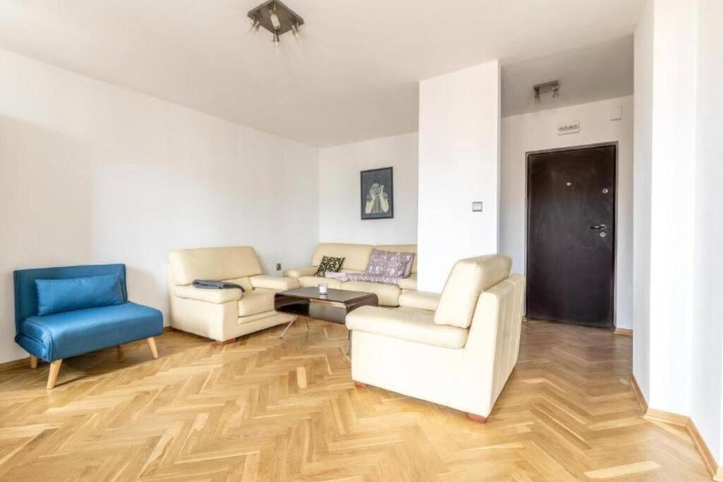 Apartment Zamkniete Center Twarda - Spacious One Bedroom