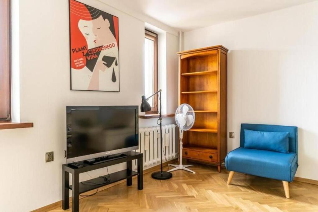 Apartment Zamkniete Center Twarda - Spacious One Bedroom *