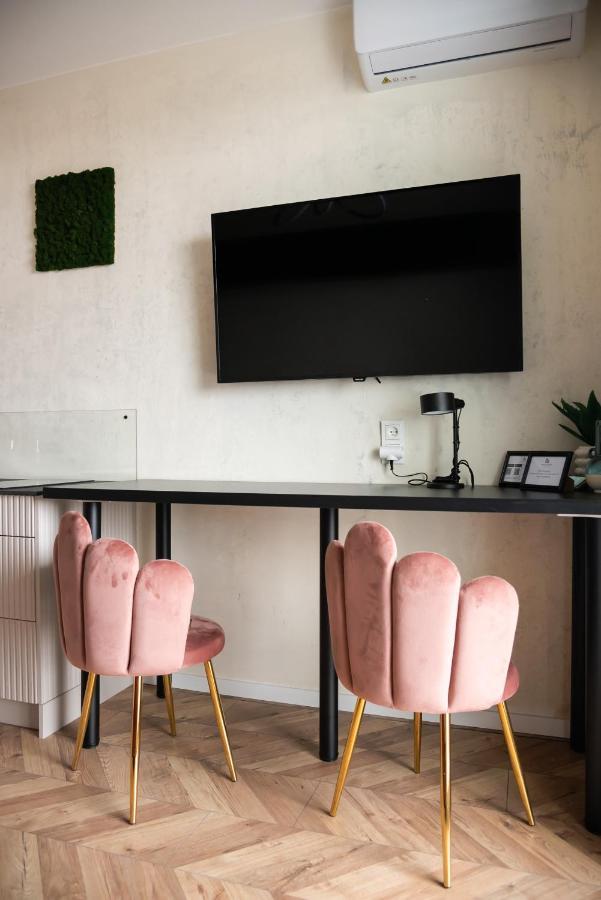 Wlochy Ruby Apartment *