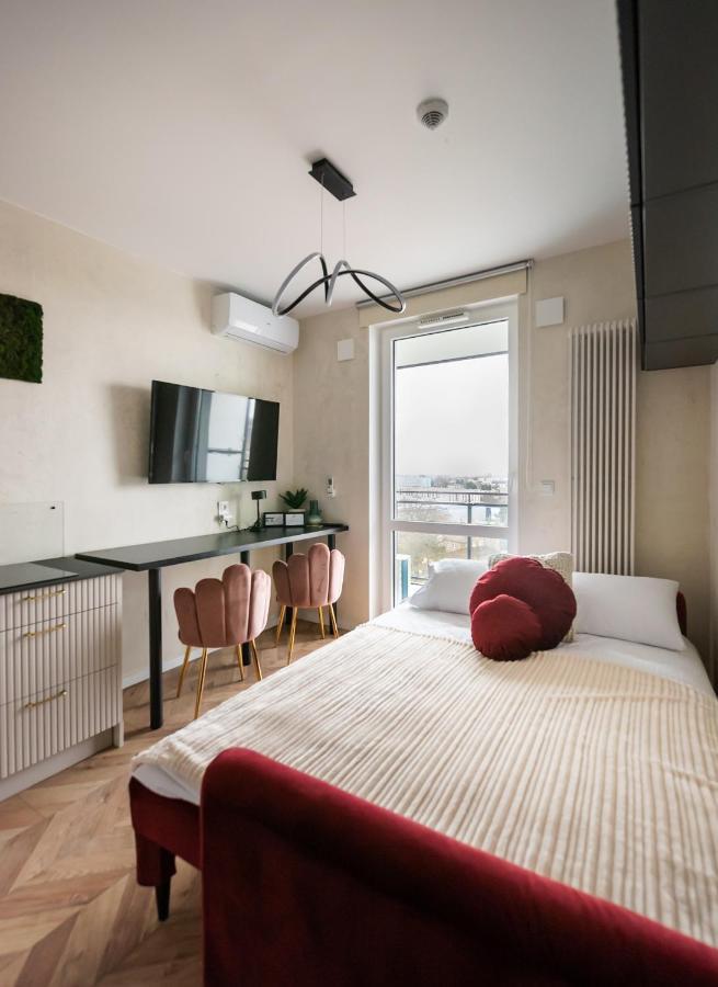Apartment Wlochy Ruby