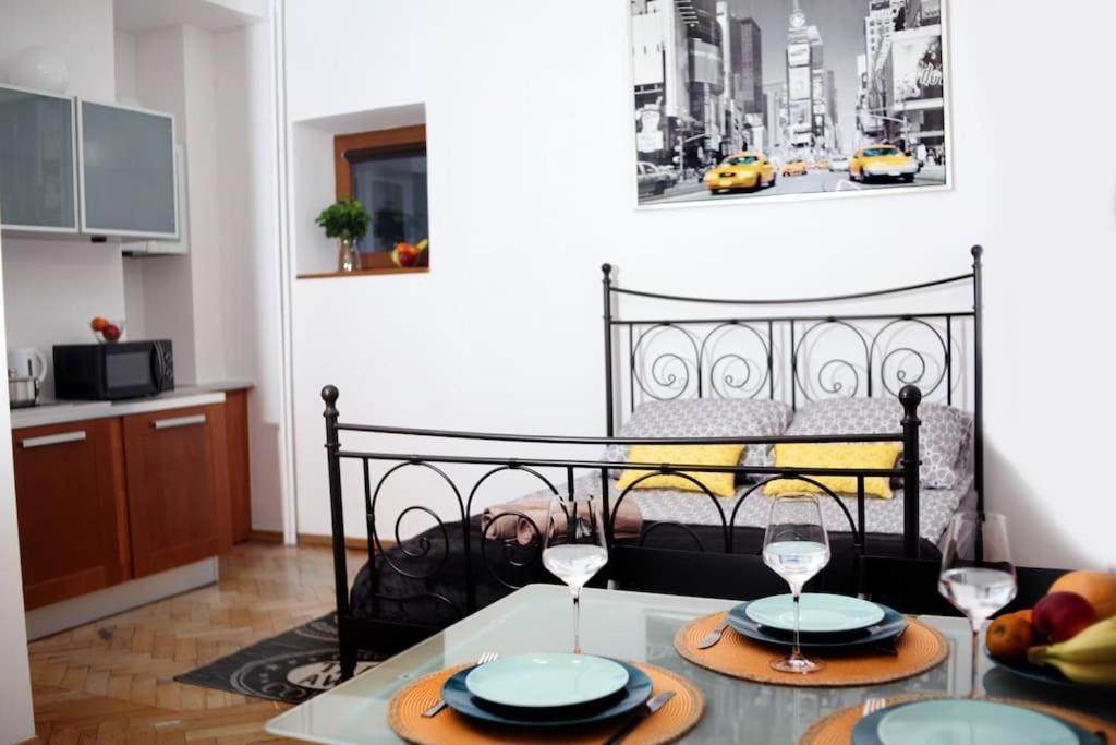 Marszalkowska 140 , Metro Swietokrzyska Apartament