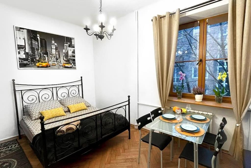 Apartament Marszalkowska 140 , Metro Swietokrzyska Warszawa