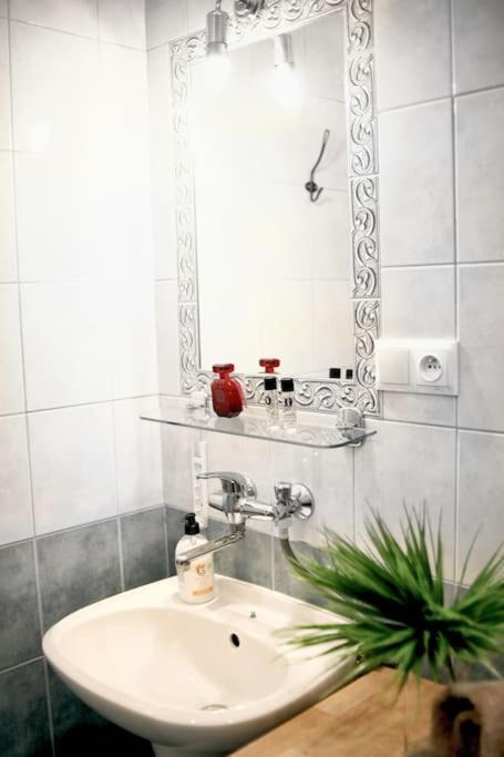 Marszalkowska 140 , Metro Swietokrzyska Apartament