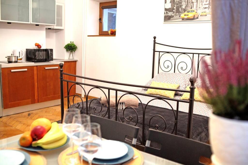 Marszalkowska 140 , Metro Swietokrzyska Apartament *
