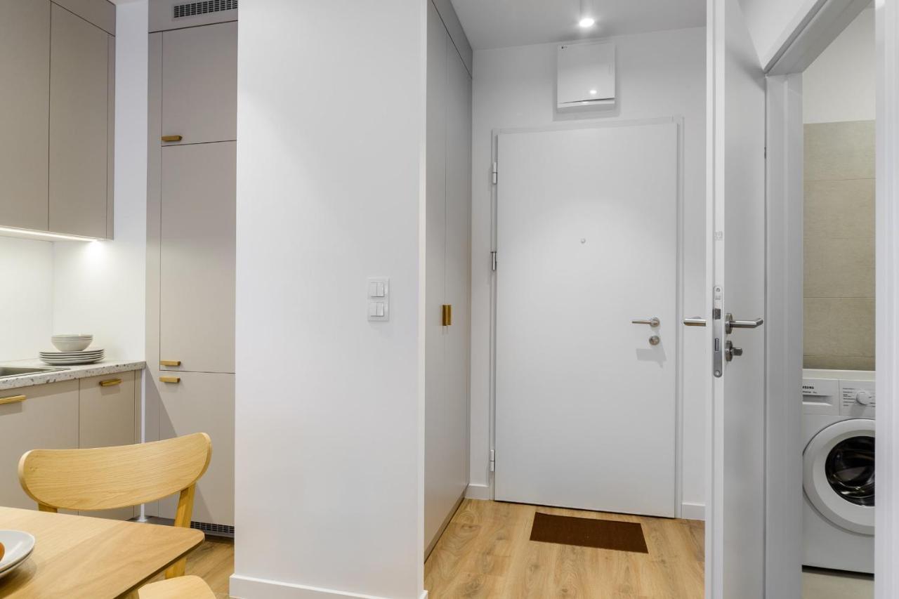 Modern Near The Chopin Airport Apartment *