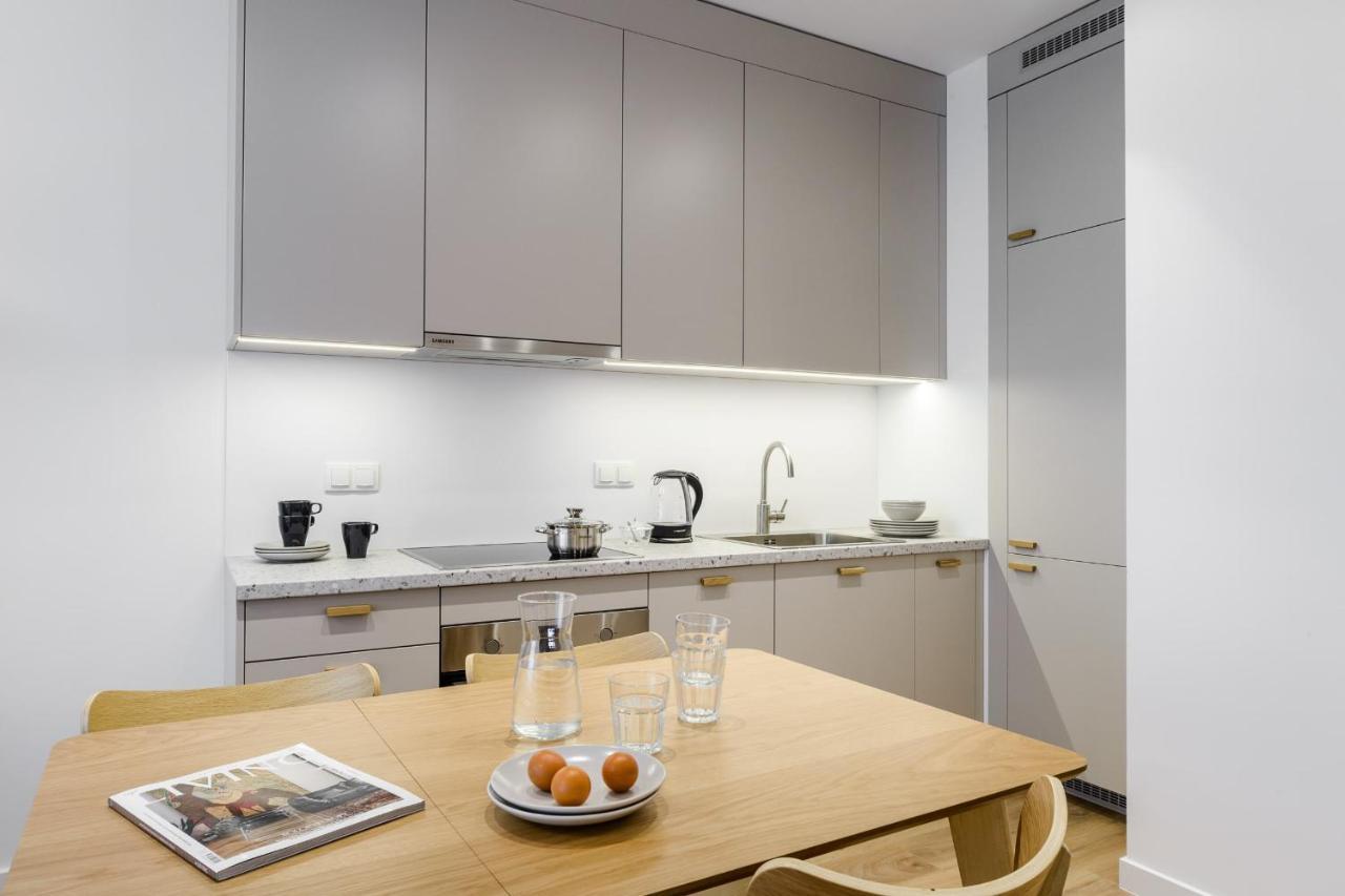 Modern Near The Chopin Airport Apartment *