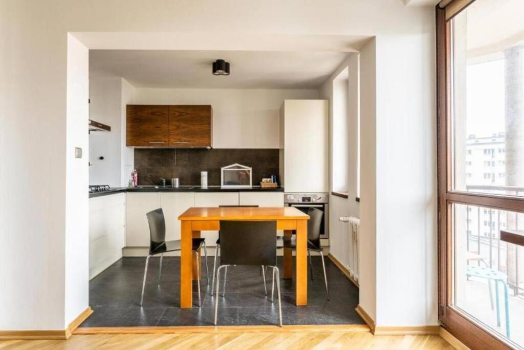Zamkniete Center Twarda - Spacious One Bedroom Apartment
