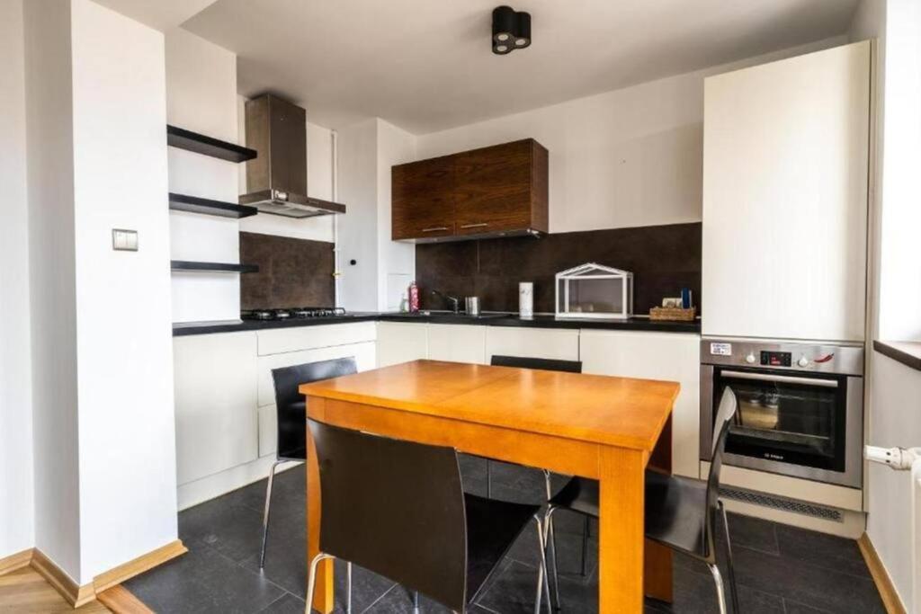 Zamkniete Center Twarda - Spacious One Bedroom *