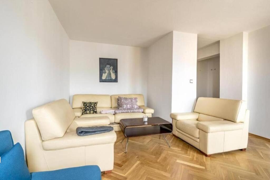 Zamkniete Center Twarda - Spacious One Bedroom Apartment Warsaw