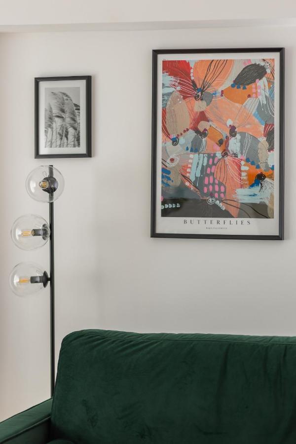 Stylish Heart Of By Renters Warsaw