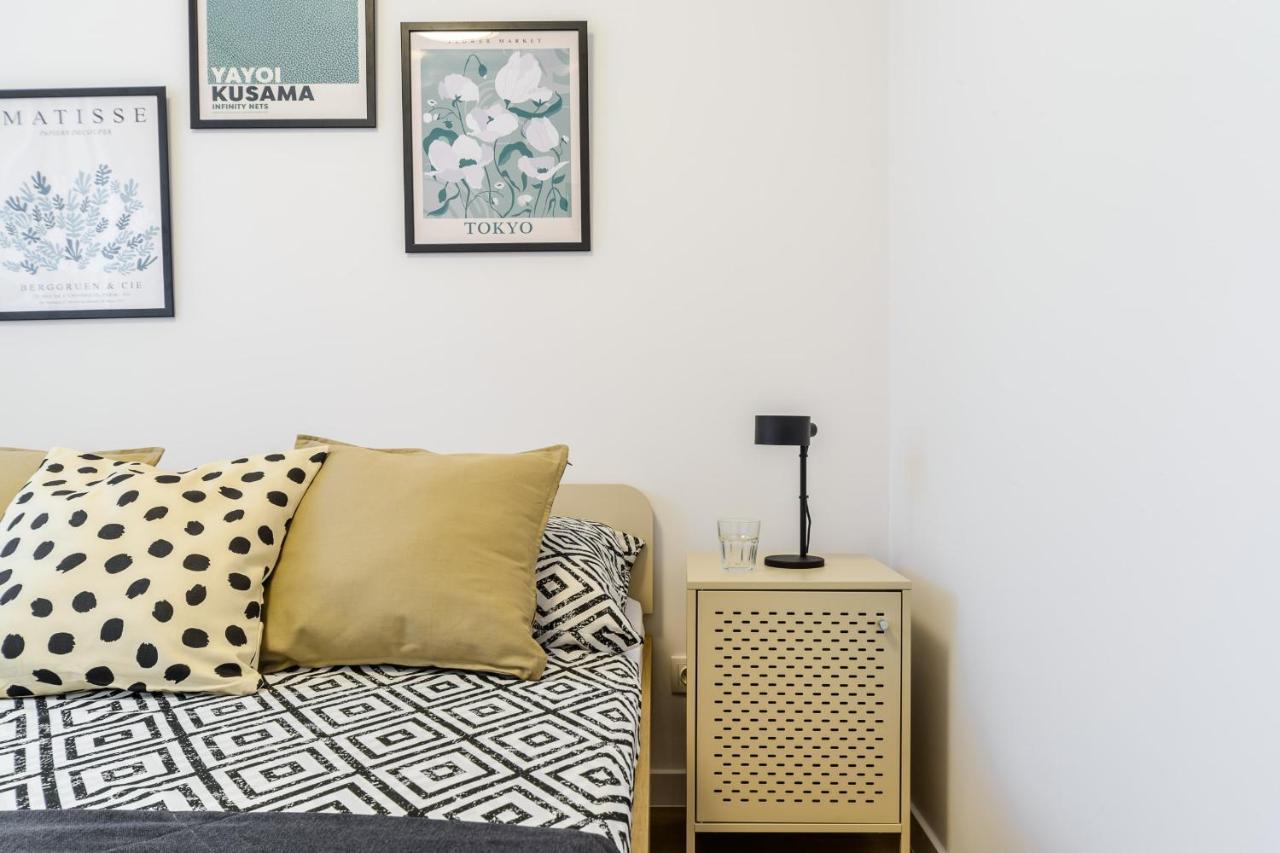 Apartment Stylish Flat Near The Chopin Airport