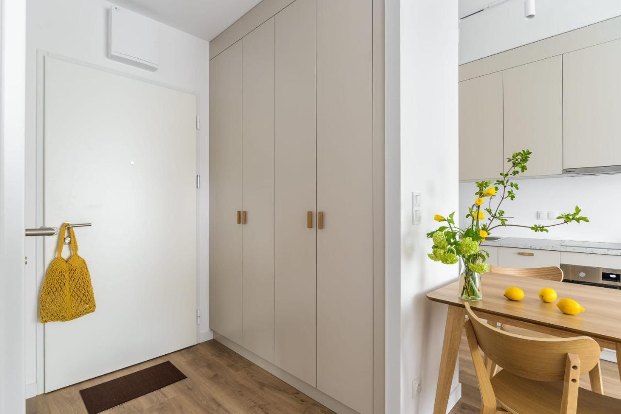 Stylish Flat Near The Chopin Airport *