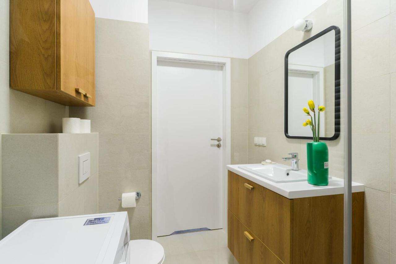 Stylish Flat Near The Chopin Airport *