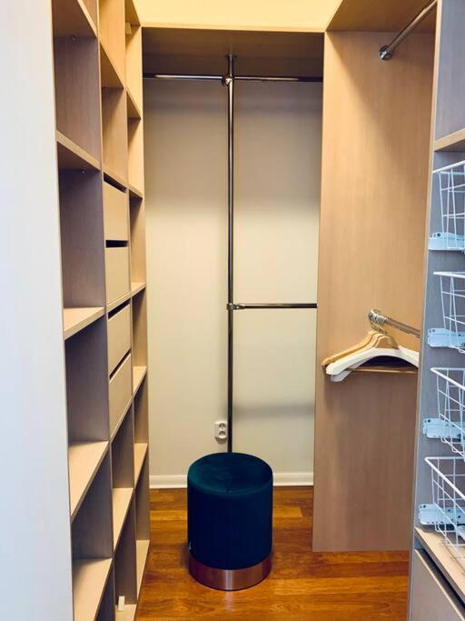 Apartament Luxurious In Warszawa
