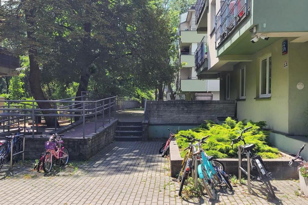 Spacious Two-bedroom Condo,big Balcony,freeparking Apartamento