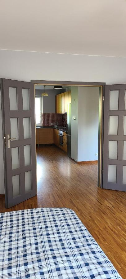 Spacious Two-bedroom Condo,big Balcony,freeparking