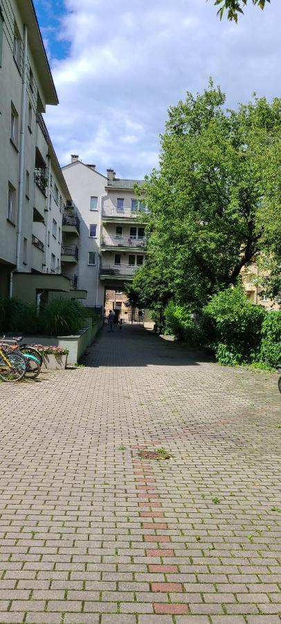 Spacious Two-bedroom Condo,big Balcony,freeparking
